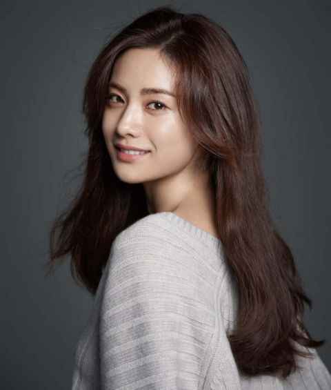 Nana 与 Pledis 再度续约！延续十年情谊