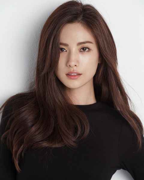 Nana 与 Pledis 再度续约！延续十年情谊