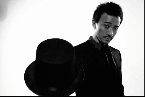 赵立新惨遭换脸，网友：惋惜了他一身才能擦肩《庆幸时代》 