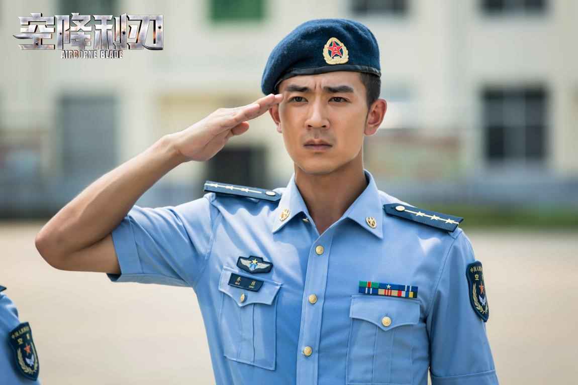 李岷城《空降利刃》分饰两角收获好评 用心演绎每一个脚色