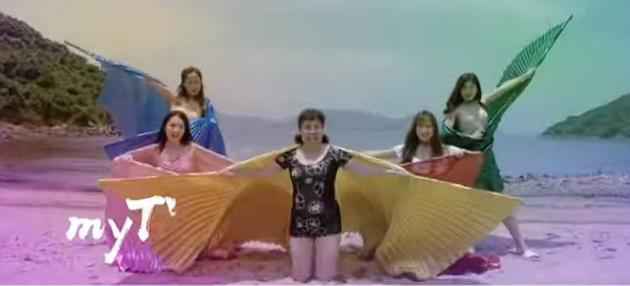 群姐许思敏秀泳装造型 乐成占据C位