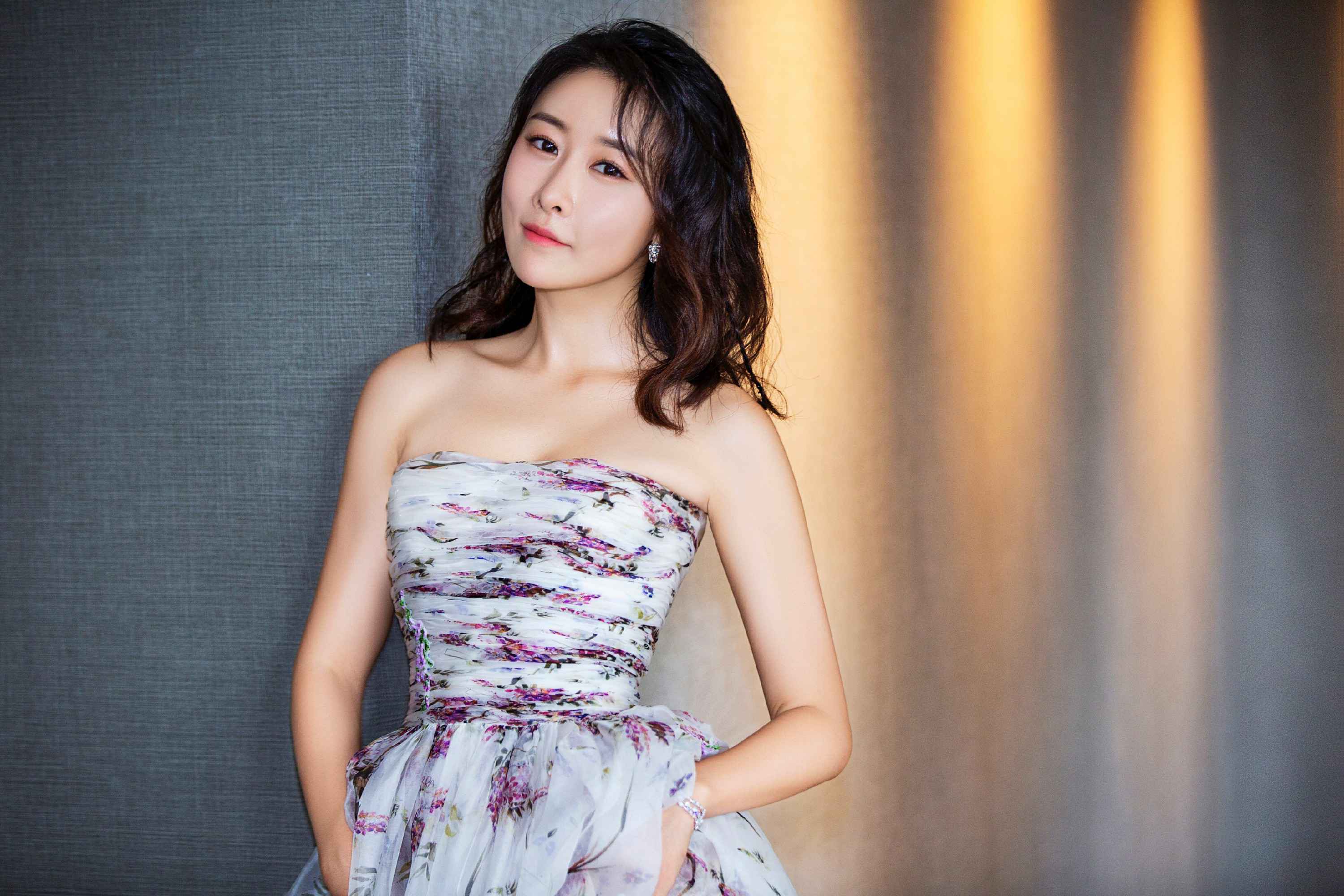 毛豪杰新剧官宣 搭聂远演绎火辣女老板