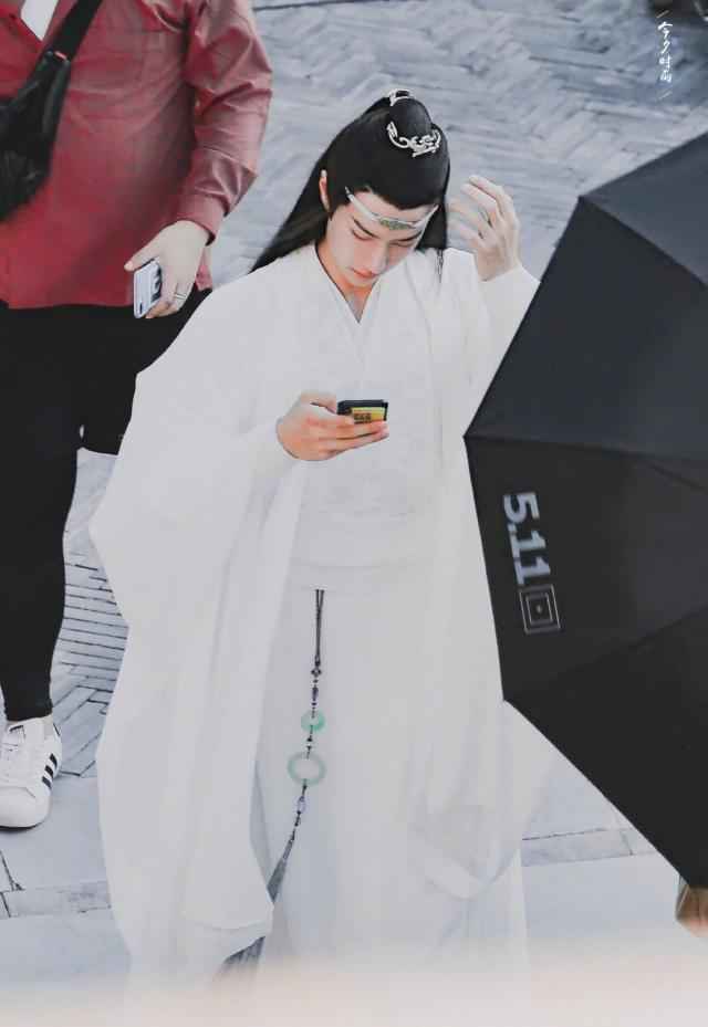 《有匪》即将开机 豆瓣资料显示赵丽颖王一博接受主演