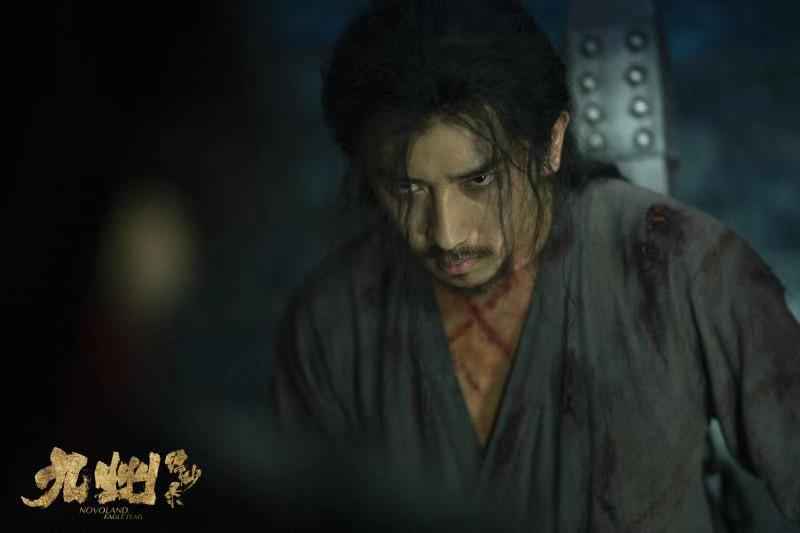 陈若轩《九州缥缈录》“杀马特”造型 成暑期档“黑”马Top1