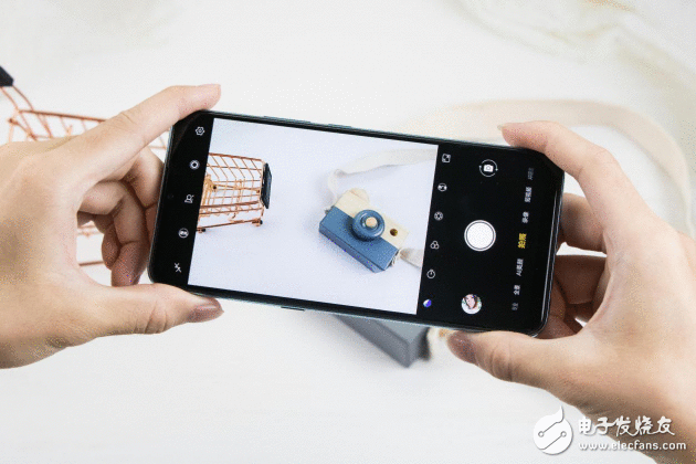 vivo Y7s照相实测：玩转全场景，打造唯一无二的典礼感