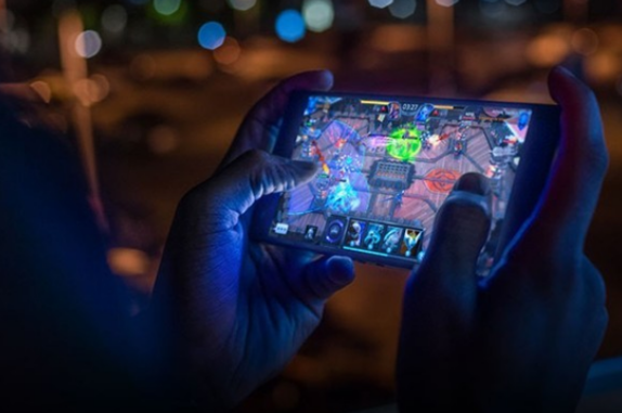 手机玩游戏汇聚汹涌机能的源泉 骁龙芯尽享电竞之趣