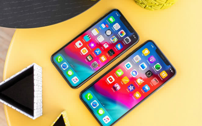 头条新闻:iphonexr预售首日抢购没难度 iPhoneXR首批供货超300万