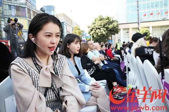 新闻最新消息:“服交会”首秀——《以纯千色都会》上演时尚大戏