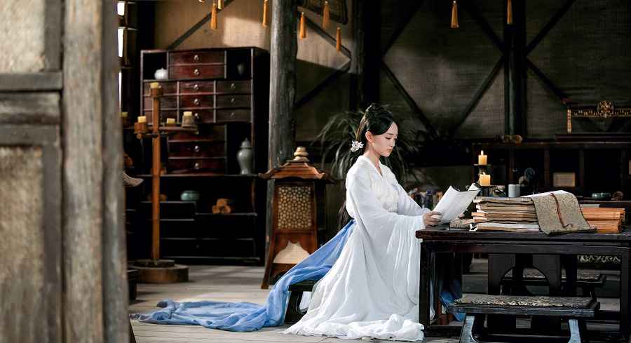 今日头条:何泓姗《凤弈》今天收官 生长型女主灵气爆棚