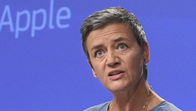 头条:欧盟罚谷歌50亿美元之后把方针瞄准更有钱的苹果