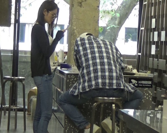 林峯与张馨月约会吃牛腩面 已排期注册成婚