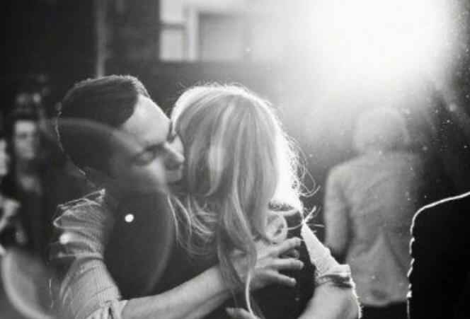 美剧糊口大爆炸大了局 电梯终于修好了 连任10年收视率榜首