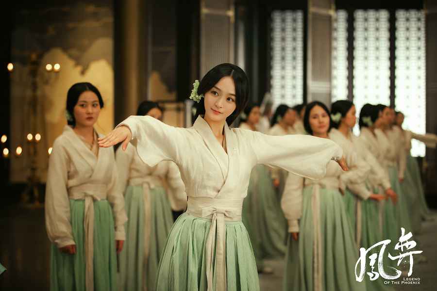 何泓姗《凤弈》扮演叶凝芝 被赞“Q版皇妃”