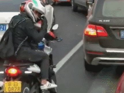 北京消防寻找“开路骑士”！网友又赞又提醒