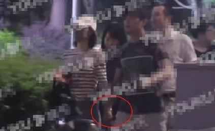 王丽坤否定隐婚效果真现状：随性糊口，野蛮发展