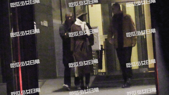 李亚鹏与生疏美男一同回家 与女友Susie情感生变？