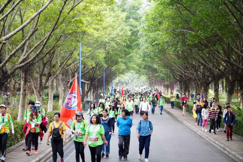 2018广佛穿越徒步大会在广州沙湾古镇出发进行