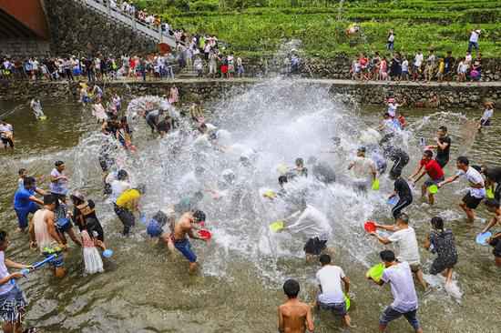 浙江“大花圃”建树的庆元风光：拆改团结破译振兴暗码