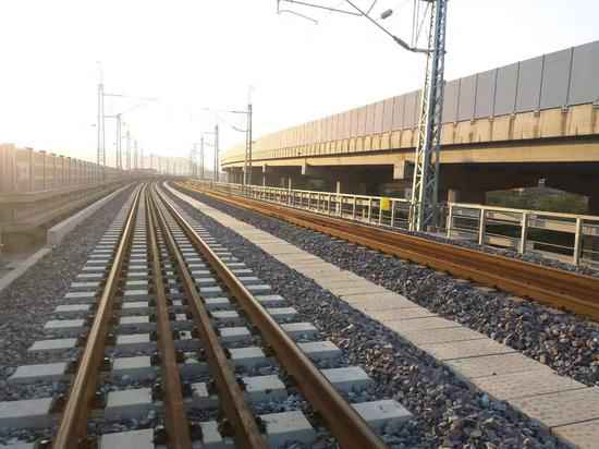 宁波穿山港铁路开通