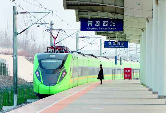 青岛首次开动作卧列车 