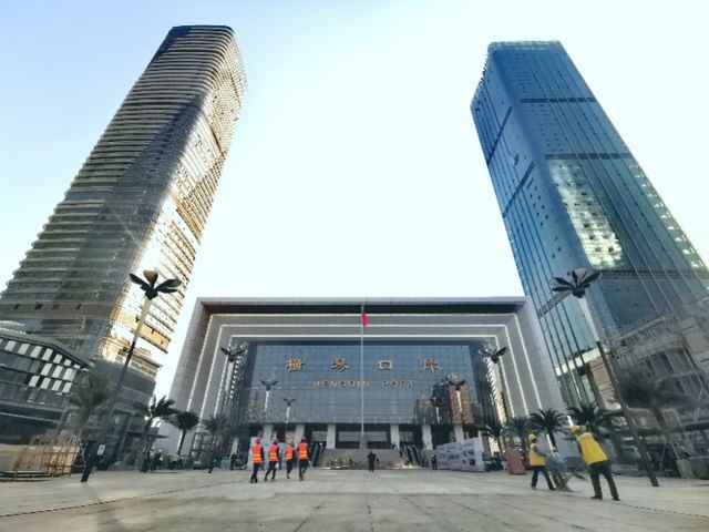 最新！探营横琴新“国门”：5米三道门，1分钟可从珠海到澳门