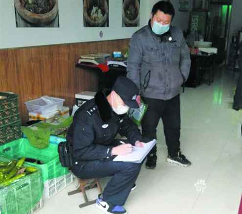 “我年轻抵抗力强，让我上” 烟台90后民警晕倒一线，至今未醒 入户随访发热村民，他总是抢着去