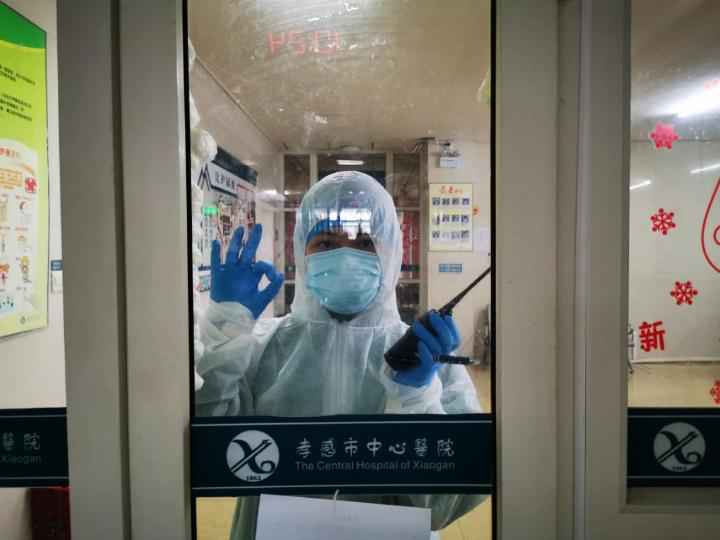 抗疫随队直击|“重庆、孝感相亲相爱” 两地医护人员互寄感激信连道五声“感激”