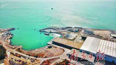 深中通道首节重约6万吨钢壳沉管完成浇筑并纵移乐成