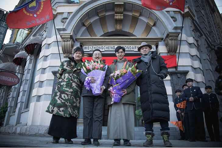 《勇敢的心2》圆满杀青 万家麟晒大合照叹息不舍