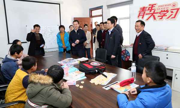 共青团安徽省委开展直属构造党员勾当日暨义务植树勾当