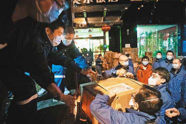 重庆派出第八批医疗队驰援武汉 将整建制经受武汉市第一医院1个重症病区