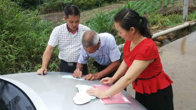 【一线实践】清远佛冈：“连心”小卡片，搭建代表选民“连心桥”