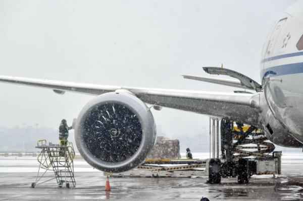  今天北京迎首场降雪，坐飞机的旅客看过来