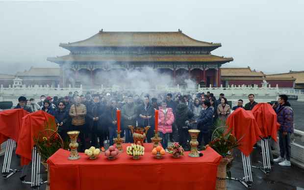 《国宝奇旅》开机 袁姗姗穿粉色外套激萌出镜