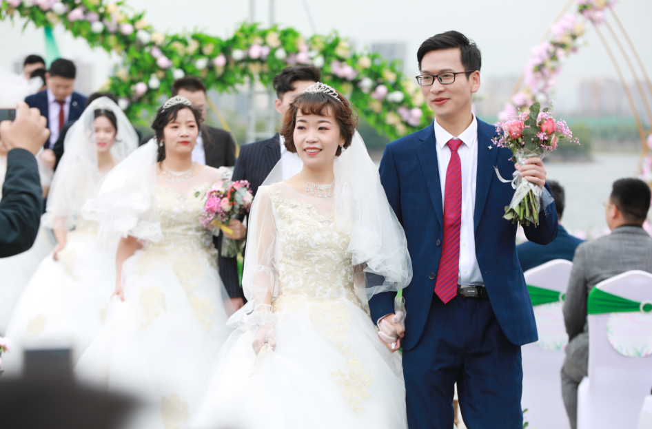 爱在疫线 共证青心——霍山县首届集团观光婚礼盛放荡行