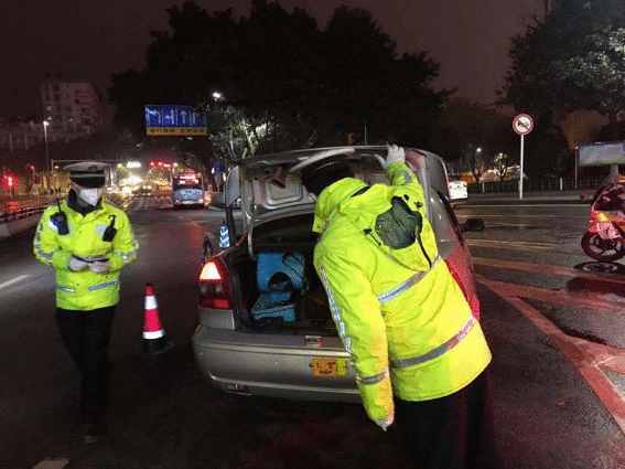 新春走下层|重庆全警带动 这几个瞬间是否打动了你？