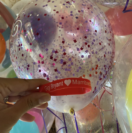 科比老婆眷念二女儿14岁生辰：我天天都很想念你