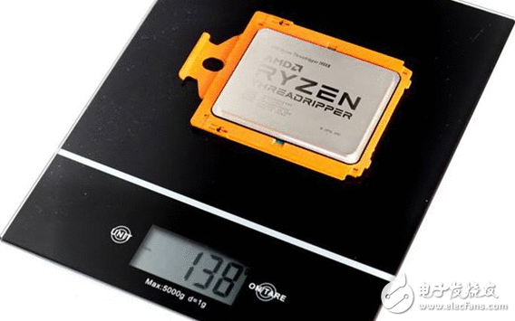 AMD Threadripper开箱图赏：从没有见过巴掌大的处理惩罚器！