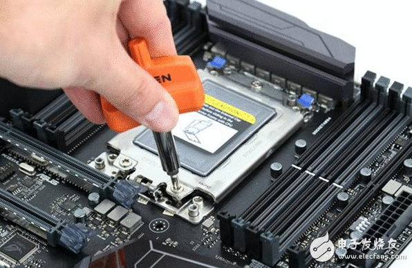 AMD Threadripper开箱图赏：从没有见过巴掌大的处理惩罚器！