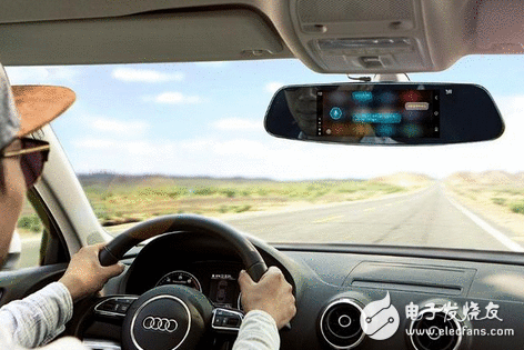 市场搅局者小蚁智能后视镜领航版！只要499元就能带回家