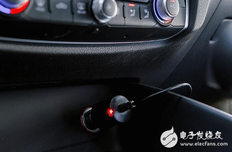 市场搅局者小蚁智能后视镜领航版！只要499元就能带回家