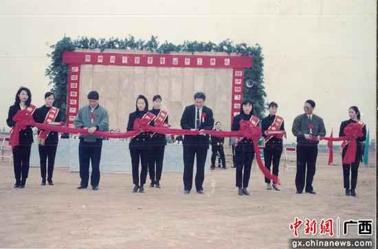 南边电网广西柳州供电局55年超过成长：从星星灯火 到霓虹满城