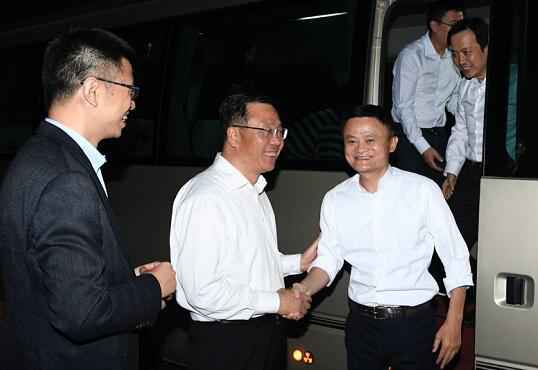  马云夜访茅台：打造大数据相助的经典样板 操作区块链技能打假