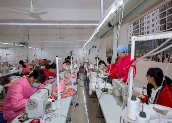 天等采纳法子让易地搬家群众搬得出、稳得住、能致富