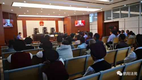 男人吸烟激发丛林火警 致林木损失超3000万元获刑5年