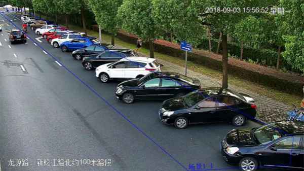 上海松江19所中小学开发限时姑且停车位 辞别马路停车场