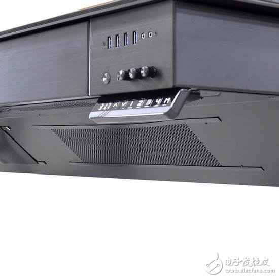 你不说我还觉得这是普通桌子！实际这是个售价1.4万元的电脑机箱！