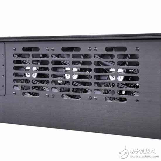 你不说我还觉得这是普通桌子！实际这是个售价1.4万元的电脑机箱！
