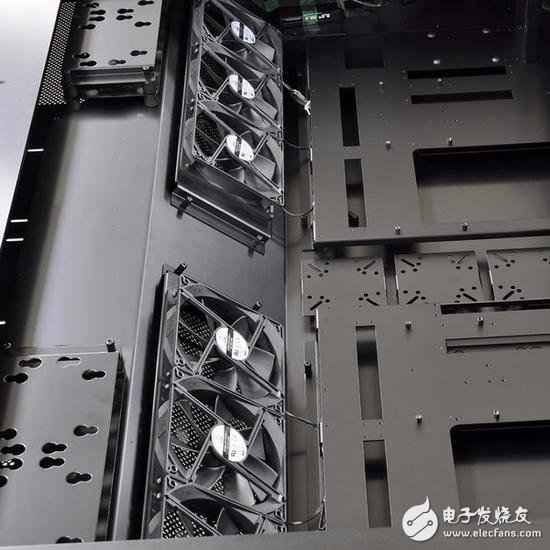 你不说我还觉得这是普通桌子！实际这是个售价1.4万元的电脑机箱！