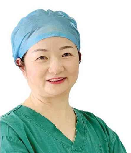 【身边的打动】天使“妈妈”曾文：“战地医院”奋战两月 给了护士们安详感